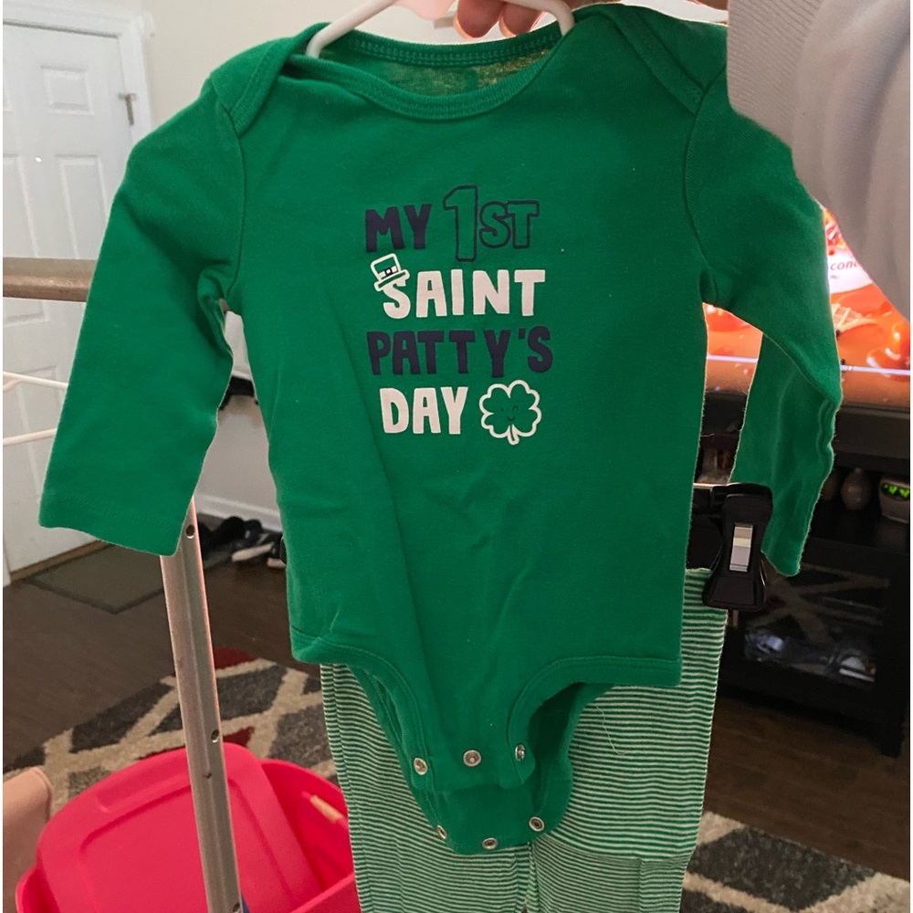 NWOT 2 piece 9 m St Patties outfit